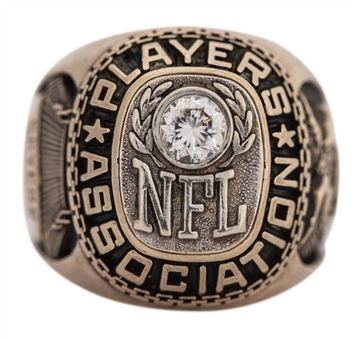 NFL Players Association Ring Presented to Gale Sayers